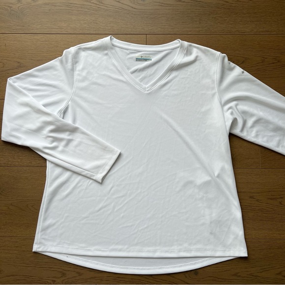 Columbia Tops - Columbia Omni-Shade Active Fit Light Weight Shirt